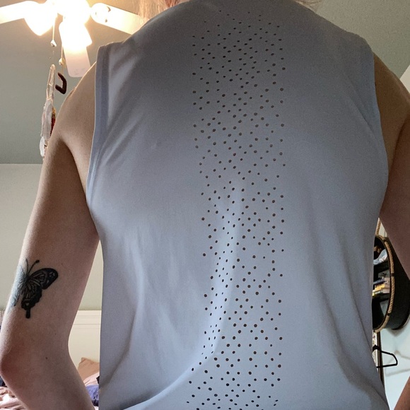 Light blue Lulu Lemon tank - Picture 3 of 4